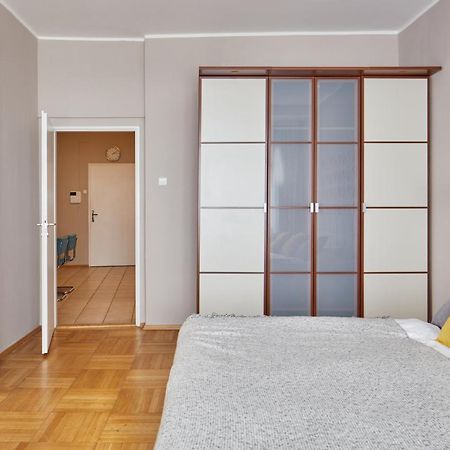 Prague Days - Modern Apt W Retro Elements - New Town Exterior photo